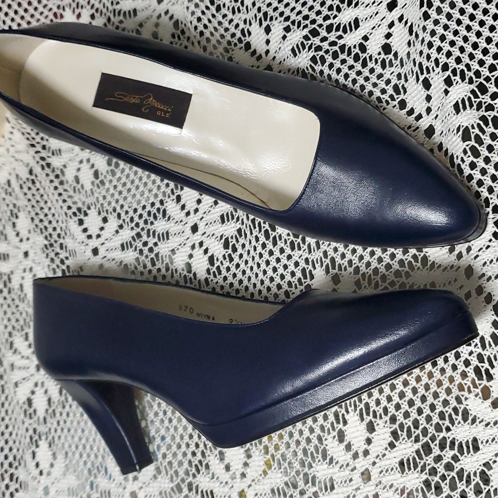 Sesto Meucci Ole Women's Leather Heels size  9 1/2 Very good condition